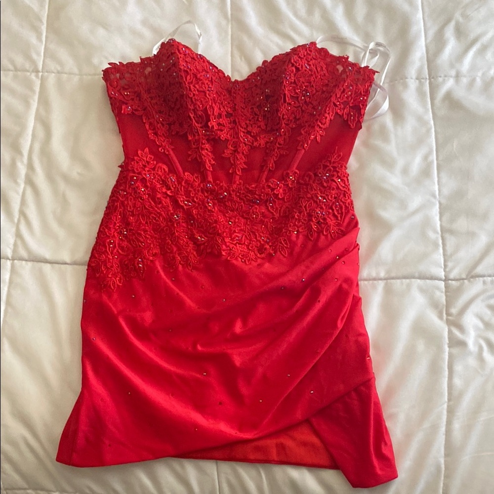Elegant Red Lace Strapless Dress